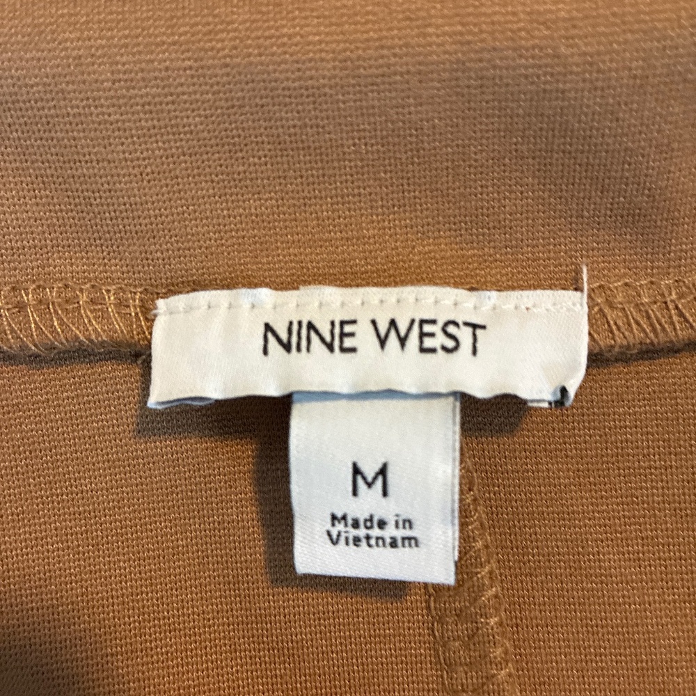 Nine West pull on skirt with side slit